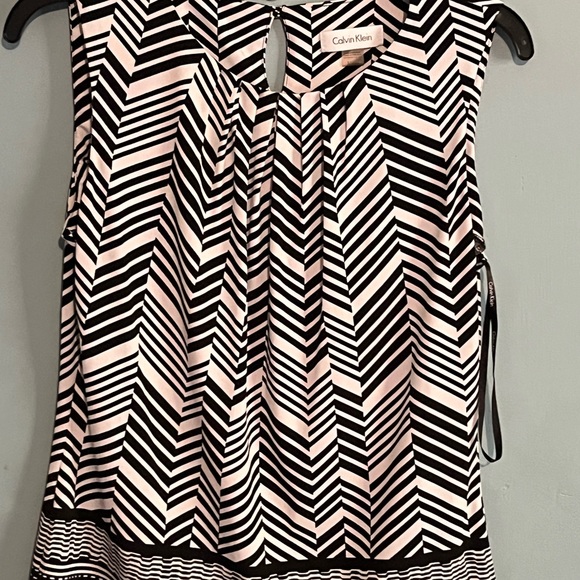 SELLING CALVIN KLEIN WOMEN BLOUSE SIZE SMALL COLOR BLACK & WHITE SLEEVELESS - Picture 9 of 14
